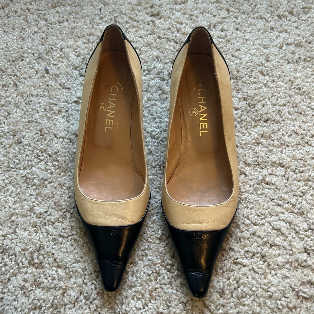 CHANEL Two-Tone Black and Cream Heels